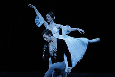 AB_Madeleine Eastoe and Kevin Jackson in Giselle. Picture_Jeff Busby.