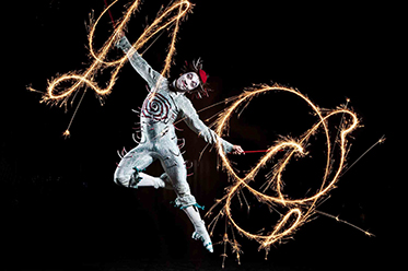 QUIDAM_Photo_Matt Beard_Costumes_Dominique Lemieux ©2011 Cirque du Soleil