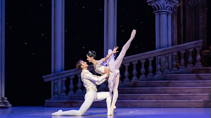 Queensland-Ballet-The-Sleeping-Beauty-Neneka-Yoshida-and-Victor-Estevez